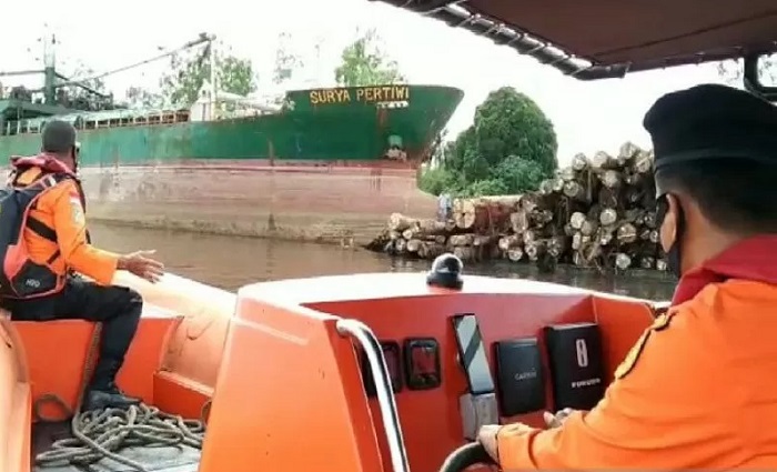 Kapal Tabrakan Beruntun Di Sungai Mentaya Tugboat Tenggelam Dan