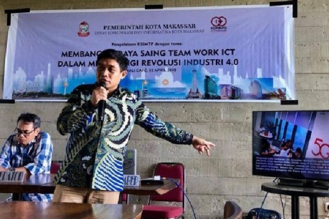 					Diskusi yang bertajuk “Membangun daya saing dengan team work ICT dalam memenangkan revolusi industri 4.0” yang di gelar di Anomali Cafe, Jumat (5/4/2019)