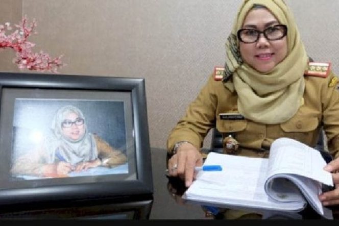 					Kepala Dinas Kearsipan Makassar, Nadjmah Emma