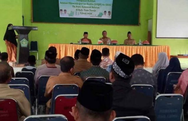 Bupati Luwu Basmin Mattayang saat membuka pelepasan Kafilah Seleksi Tilawatul Quran Hadits (STQH) ke XXXI