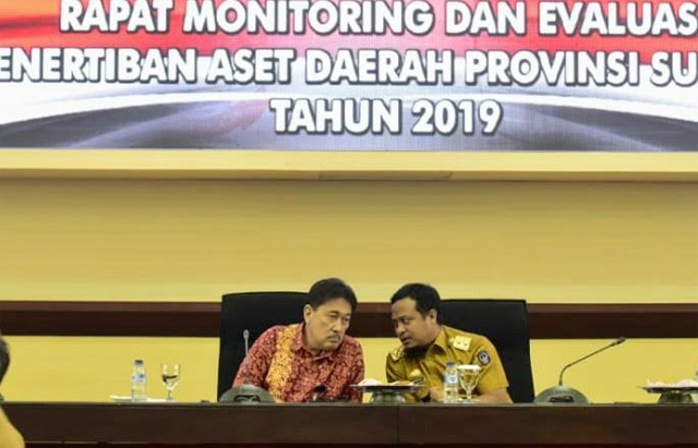 Deputi Korsubgah KPK Wilayah VIII. Adlinsyah Nasution bersama Wakil Gubernur Sulsel Andi Sudirman Sulaiman