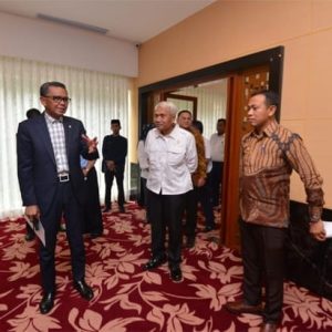 Gubernur Sulsel Nurdin Abdullah di Baruga Lounge Kantor Gubernur Sulsel