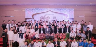 Merayakan Ulang Tahun ke-7 Aston Makassar Bersama Keluarga