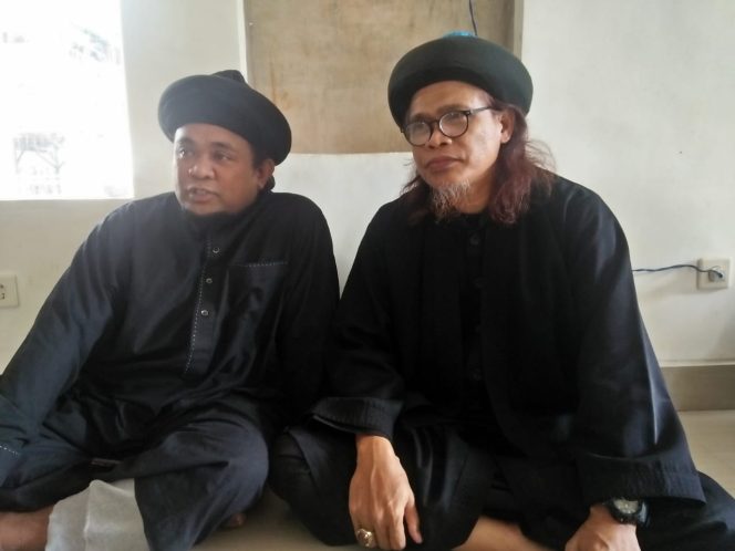 					Ustadz Samiruddin Pademui (Kanan) selaku Ketua Dewan Pengawas dan penanggung jawab pendidikan dan pembangunan Jamaah An-nazhir Gowa, Jumat (31/5/2019).(Berita.news/ACP) 