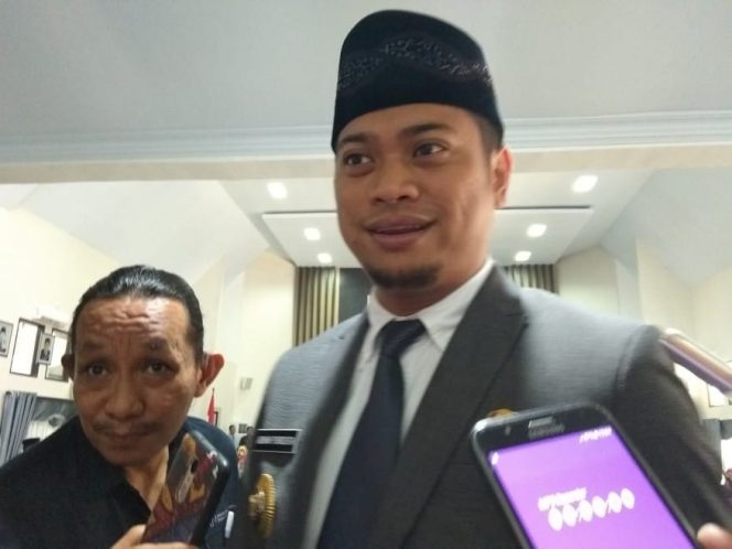 					Bupati Gowa, Adnan Purichta Ichsan.