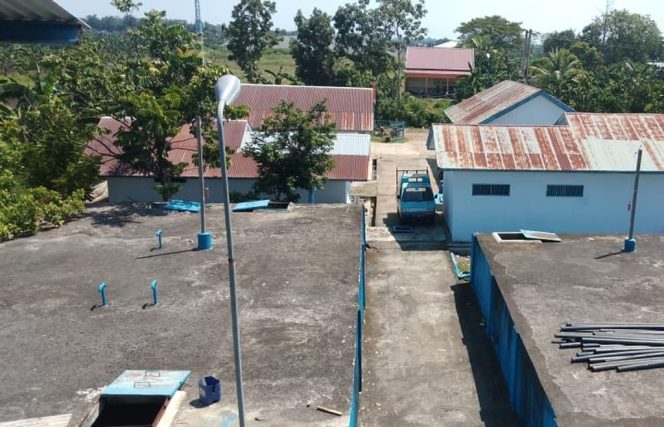 					Kondisi pengolahan Instalasi Kota Kecamatan (IKK) Barombong yang sedang dalam perbaikan. (Berita.News/ACP)