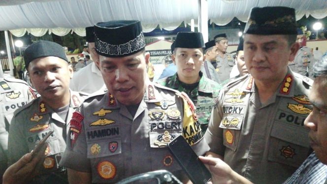 					Kapolda Sulsel saat ditemui awak media di Mapolres Takalar didampingi Kapolres Takalar, Kabid Humas Polda Sulsel dan Dandim 1426 Takalar, Senin (27/5/2019).(berita.news/Abdul Kadir) 
