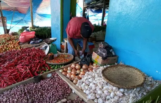 Pedagang di Pasar Sentral Sinjai