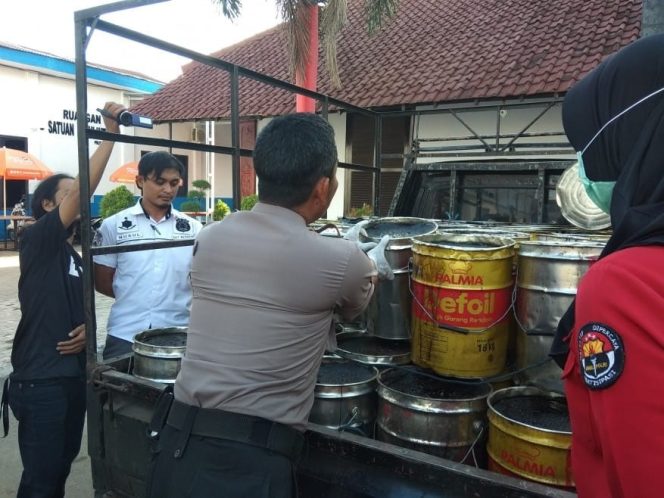 					Sebanyak 64 ember cincau berformalin diamankan Polres Gowa. (BERITA.NEWS/ACP)