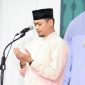 Bupati Gowa, Adnan Purichta Ichsan saat memimpin doa bersama untuk Almarhumah Any Yudhoyono, Sabtu (1/6/2019).(Berita.news/ACP)