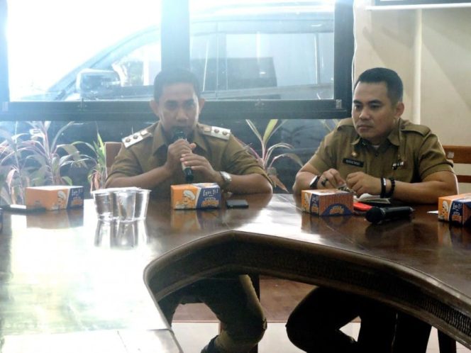 					Wabup Takalar pimpin rapat pengawasan dan penertiban tambang galian 3C ilegal di Ruang Gallery kantor Bupati Takalar, Selasa (11/6/2019).(Berita.news/Abdul Kadir). 