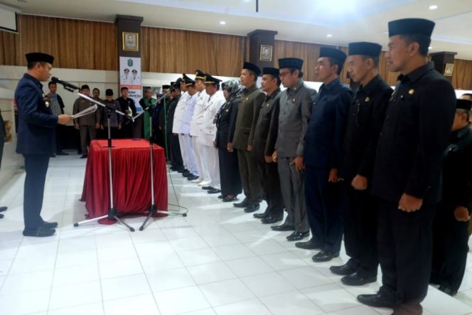 					Bupati Takalar saat membacakan putusan di ruang pola kantor Bupati Takalar, Kamis (13 /6/2019). 