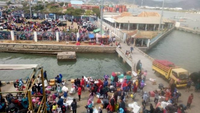 					Foto: Begini Aktivitas Penumpang di Pelabuhan Bima