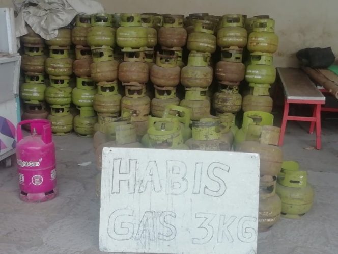 					Salah satu Pertamina di Takalar yang menyediakan gas 3 kg juga habis, Selasa (4 /6/2019).(Berita.news/Abdul Kadir). 