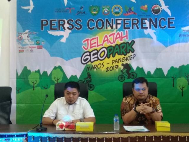 Sekretaris Disbudpar Sulsel Kemal Redindo Putra Syahrul dan GM Jelajah Geopark Dedi Irfan Bahdi. (Berita.news/KH).