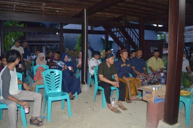 					Suasana Buka Bersama Pengurus dan Anggota Persatuan Pelajar Mahasiswa Desa Paria ( PPMP ). (Netizen Report /Hendra Muslimin)