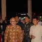 Wakil Bupati Bantaeng (baju batik) saat menerima mahasiswa Unibos.(Berita.news/Fitriani Aulia Rizka).