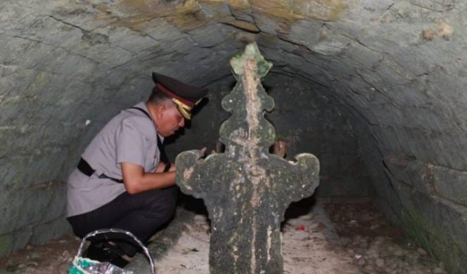 					Rangkaian HUT Bhayangkara, Polres Gowa Ziarah Makam Pahlawan