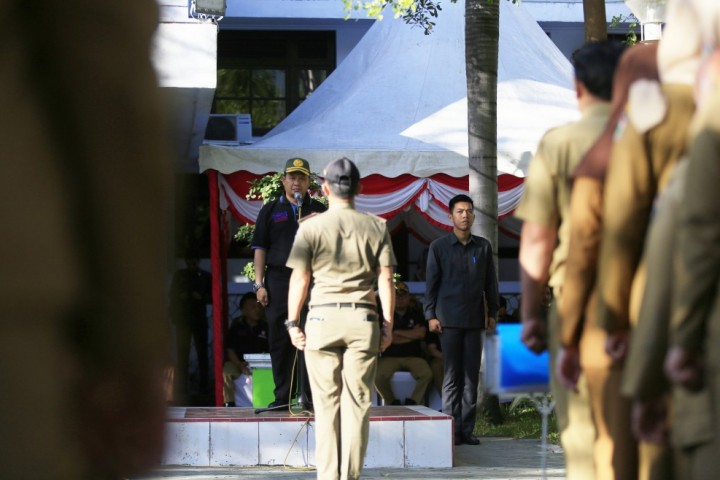 Pj Wali Kota Makassar Dr M Iqbal S Suhaeb saat menjadi Inspektur Upacara peringatan HANI di Halaman Balai Kota Makassar, Senin (15/7/19). (Berita.news/Ratih Sardianti Rosi).