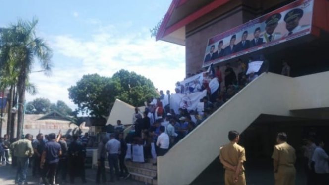 					Hak Angket Sarat Kepentingan Pribadi dan Kelompok Tertentu