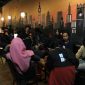 Workshop dan foto sesion peserta lensa polimedia di cafetaria pasat segar, Minggu (8/7/19).)(Berita.news/Ratih Sardianti Rosi).