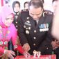 Kapolres Bulukumba Akbp Syamsu Ridwan didampingi Dandim 1411 Bulukumba, Letkol Arm Joko Triyanto hadir meniup kue ulang tahun ke - 73. (Berita.news/Idul).