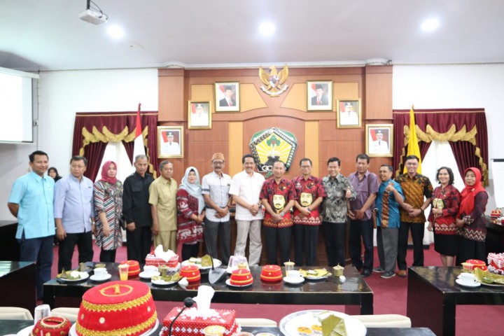 Sekda Gowa bersama Rombongan Anggota Komisi C DPRD Kabupaten Jepara, Provinsi Jawa Tengah saat mengunjungi Kabupaten Gowa. (Berita.news/ACP).