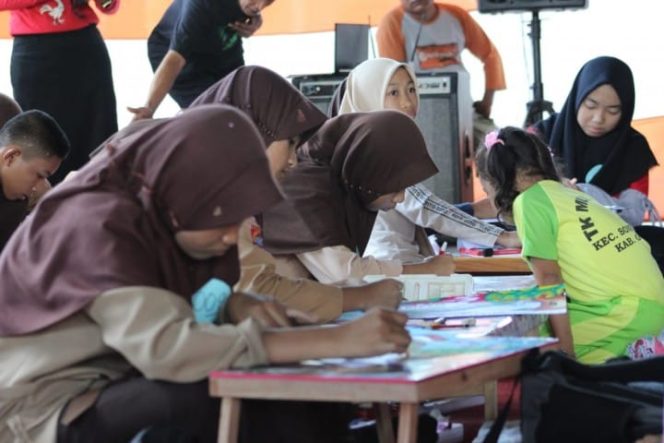 					Suasana lomba mewarnai dan menggambar siswa TK, SD, dan SMP dalam rangka Hari Anak Nasional. (BERITA.NEWS/ACP). 