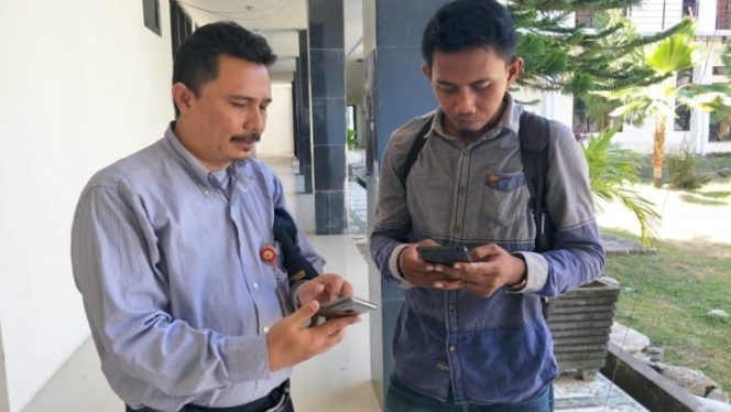 					Ketua Tim survey kepatuhan Ombudsman RI Muslimin B Putra (kiri). (Berita.news/Abdul Kadir). 