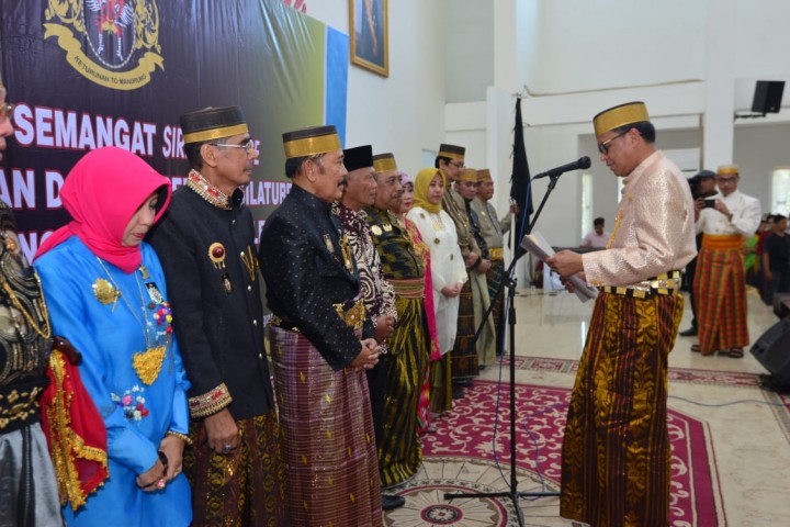 Gubernur Sulsel Nurdin Abdullah kukuhkan Majelis Keturunan Tomanurung. (BERITA.NEWS/KH).