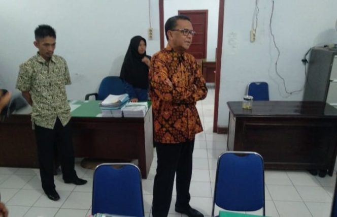 					Gubernur Sulsel Nurdin Abdullah sidak kantor Dinas Kehutanan Sulsel. (Berita.news/KH). 