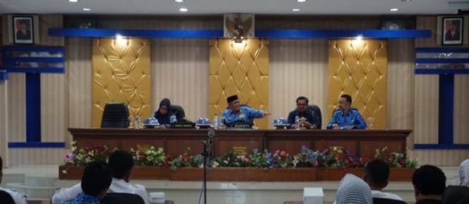 					Rapat koordinasi yang dipimpin oleh Bupati Bulukumba AM Sukri Sappewali di Ruang Pola Kantor Bupati. (Berita.news/IL). 