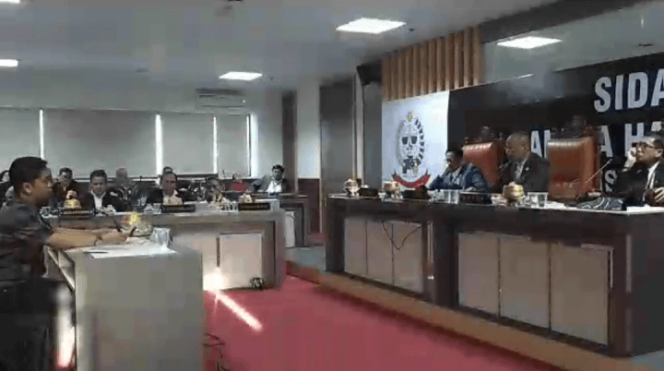 					Irfan Jaya di Sidang Hak Angket Dewan.(Berita.news/KH). 