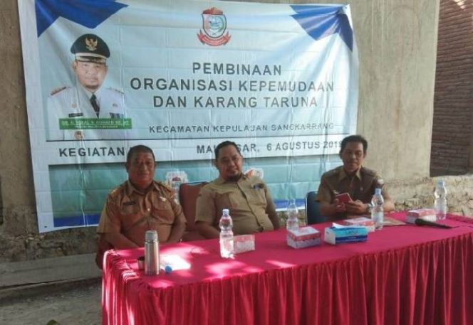 					Dinas Sosial Kota Makassar melalui Kasi Karang Taruna,  Nurharsyah hadir sebagai narasumber  diskusi 