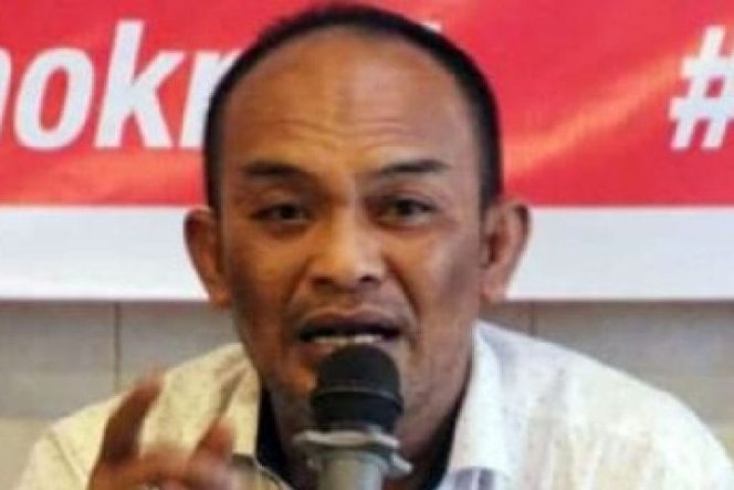 					Koordinator Badan Pekerja Koalisi Masyarakat Anti Korupsi (KMAK) Djusman AR (INT)