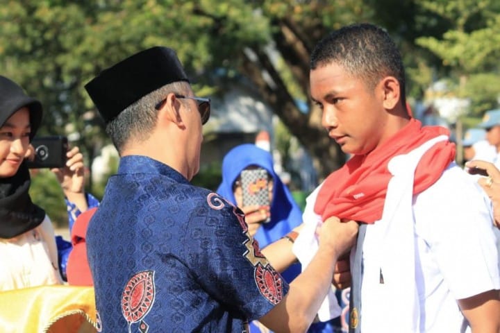 Sekretaris Daerah Kabupaten Gowa, Muchlis secara simbolis membuka secara resmi latihan anggota Paskibraka 2019 di pelataran Kantor Bupati Gowa. (BERITA.NEWS/ACP).