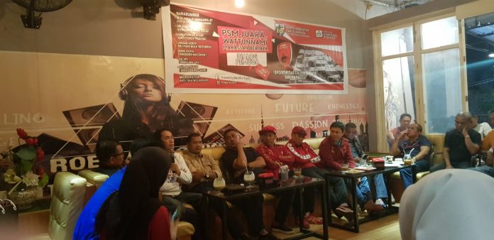 Obrolan Bola Nasional yang dilaksanakan KNPI Kota Makassar di Roemah Kopi. (BERITA.NEWS).
