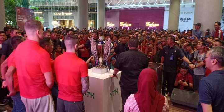 Suasana perayaan kemenangan PSM di Nipah Mall Makassar, Sabtu (10/8/19). (BERITA.NEWS/Ratih Sardianti Rosi).