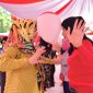Ketua TP PKK Sulsel Liestyati F Nurdin ikut lomba sambut HUT RI ke 74 di Rujab Gubernur. (BERITA.NEWS/KH).