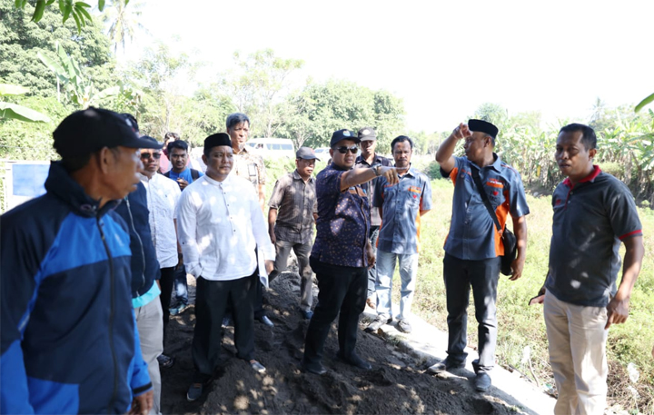 Pj Wali Kota Makassar Iqbal Suhaeb melakukan kunjungan ke wilayah tanjung merdeka di Jalan Kampung Lette, RT 01/RW 04, Tanjung Merdeka, Jumat (16/8/2019).