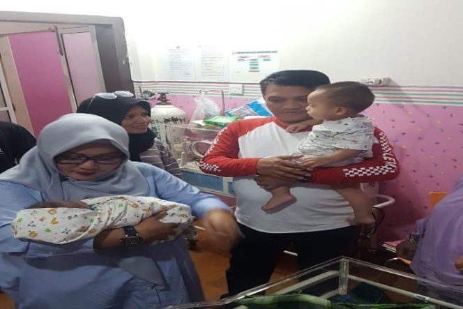 					Cucu Kedua Wabup Luwu Lahir di HUT Kemerdekaan 17 Agustus, Ini Harapan Dhevi Bijak