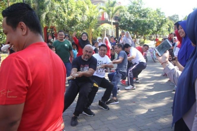 					Lomba 17 Agustusan Warga Bukit Baruga Antang Makassar. (BERITA.NEWS/KH).