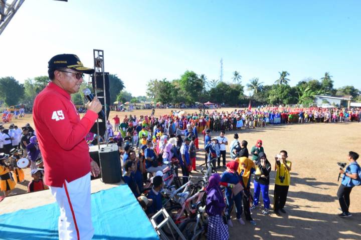 Gubernur Sulsel Nurdin Abdullah Dihadapan Masyarakat Takalar. (BERITA.NEWS)