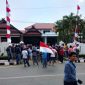 Aliansi Masyarakat Pemerhati Desa ( AMPD) Depan rumah jabatan Bupati Takalar. (BERITA.NEWS/Hasrullah).