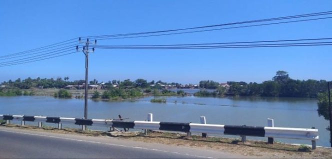 					Lokasi pembebasan lahan di Desa Aeng Batu-batu, Kecamatan Galesong Utara, Kabupaten Takalar senilai Rp12 miliar lebih diduga tidak memiliki Feasibility Study dan dokumen Amdal. (BERITA.NEWS/Hasrullah) ).