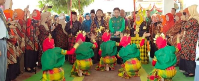 					Kunjungan Tim Penilai Sekolah Sehat Tingkat Nasional Di Sekolah Madrasah Aliyah Negeri (MAN) 2 Bulukumba Didampingi Wabup Bulukumba. (BERITA.NEWS/IL). 