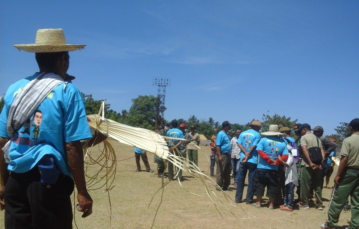 Festival Layang-layang Marra dan Alutsista di stasion Mini Turatea, Kabupaten Jeneponto. (BERITA.NEWS/Ilham).