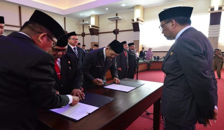 Gubernur Sulsel Nurdin Abdullah saat lantik 8 pejabat Eselon II Pemprov Sulsel. (BERITA.NEWS/KH).