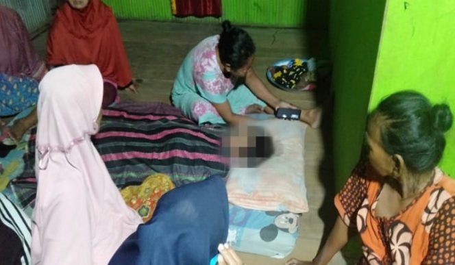 					Suasana di rumah duka korban tenggelam. (BERITA.NEWS/Ilham). 