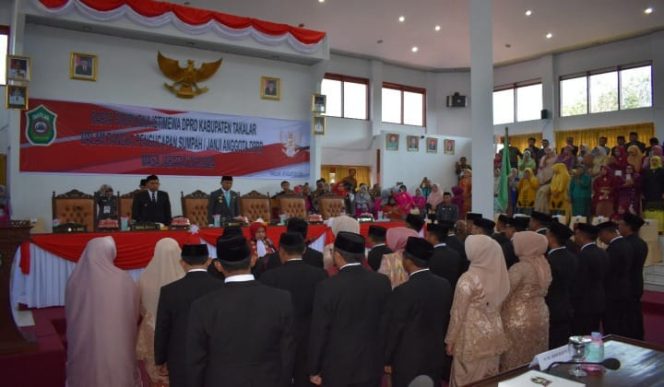 					Suasana Pelantikan anggota Dewan periode 2019-2024. (BERITA.NEWS/Abdul Kadir). 